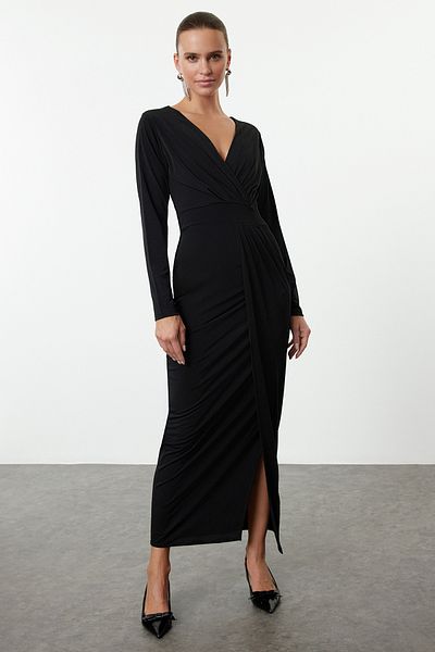 Trendyol Collection Schwarzes, gestricktes, langes, stilvolles Abendkleid mit V-Ausschnitt und Heimkehrkleid TPRAW25EL00113