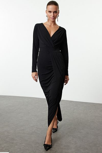Trendyol Collection Schwarzes, gestricktes, langes, stilvolles Abendkleid mit V-Ausschnitt und Heimkehrkleid TPRAW25EL00113