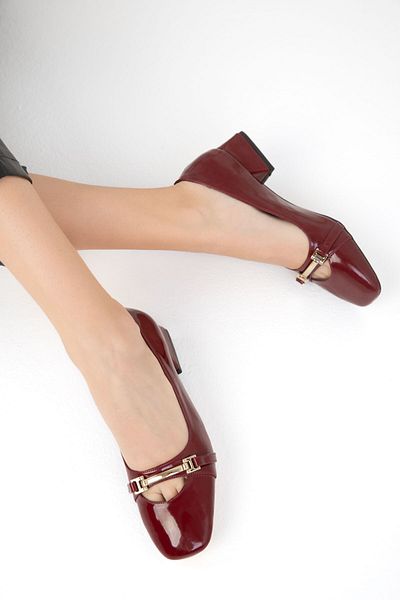 SOHO Klassische Damenschuhe mit Absatz aus Lackleder in Burgunderrot – 19569