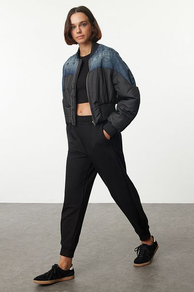 Trendyol Collection Černé základní Jogger tlusté pletené tepláky kalhoty TWOAW25EA00028