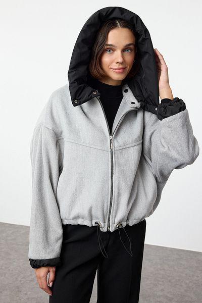 Trendyol Collection Oversize Grey Puffer Stamp Coat – odnímatelná kapuce, Twoaw25Mo00139