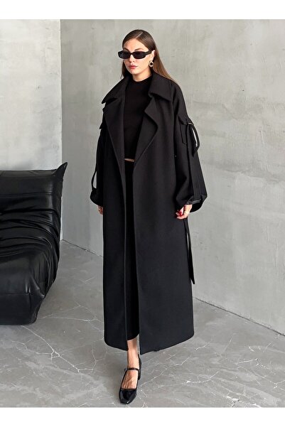 Laluvia Černý kabát s kapsami na rukávech-50001