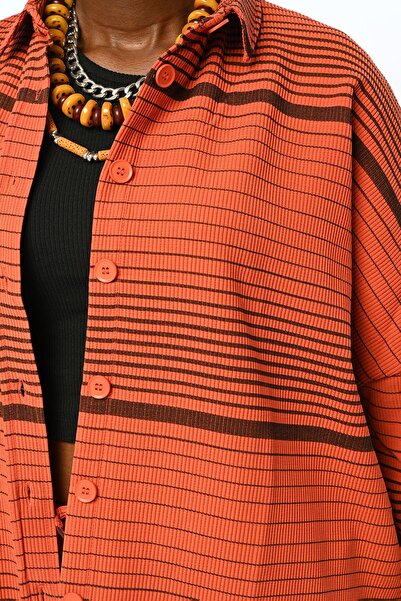 Orfeo Negro Oversize Cut Shirt with Horizontal Stripe Pattern