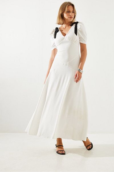 Bianco Lucci Women's V-Neck Short Sleeve Bow Detailed Lined Midi Dress 60251279