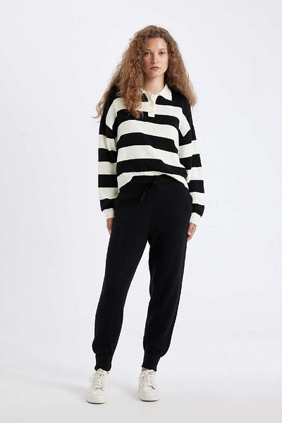 DeFacto Basic Jogger Knitwear Pants - Pockets, Rubber Waist, Lace-Up R1701Az24Wn