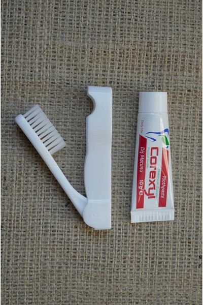 PazarPazartesi 12 Pieces Toothbrush Toothpaste 10 Gr Double Set Hotel Type Toothbrush