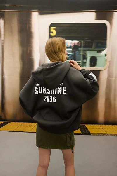 DeFacto Oversize Hooded Back Printed Kangaroo Pocket Sweatshirt D6754Ax24Wn - Zippered Thick Fabric