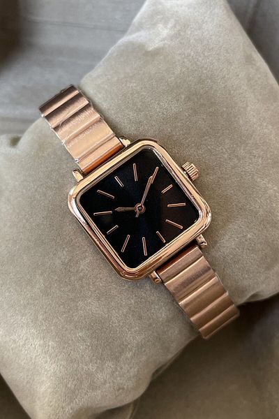 Leerybee Nl-09 Model Minimal Design Women's Wristwatch