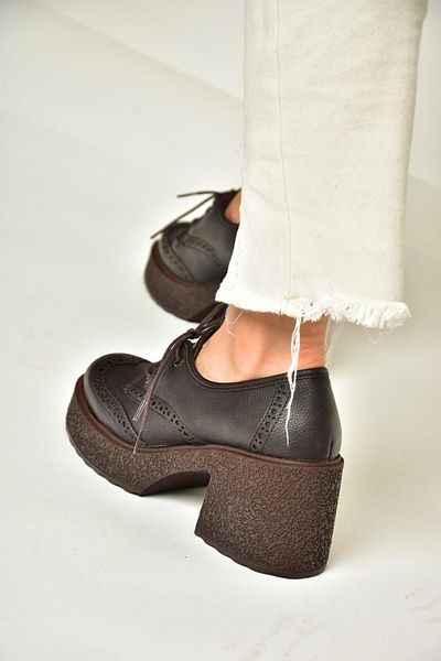Fox Shoes T 996157009 Кафяви дамски обувки на дебел ток