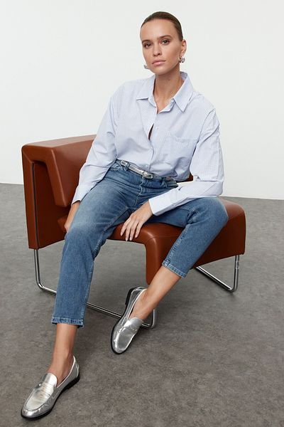 Trendyol Collection Blugi Mom Blue Slim cu talie înaltă - TWOAW25JE00161