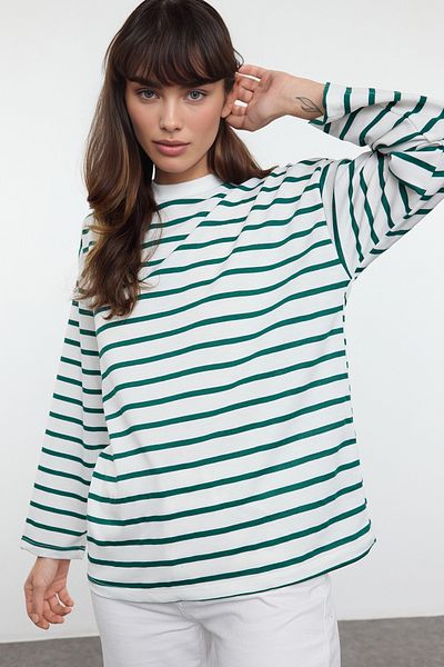 Trendyol Collection Grün gestreiftes Oversize-Sweatshirt mit Rundhalsausschnitt - TWOAW23SW00326