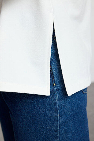 Trendyol Collection Comfortable Fit White Long Sleeve Slit Knitted Blouse - Twoaw25bz00266