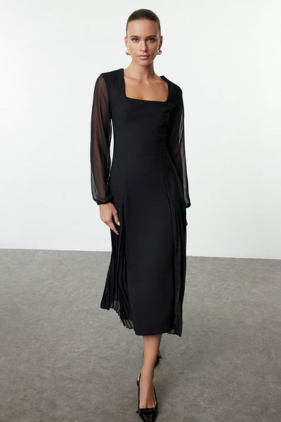 Trendyol Collection Rochie maxi țesătă neagră în linie A, cu detaliu plisat TWOAW25EL00135