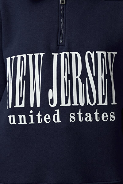 Trendyol Collection Oversize polár sötétkék kötött pulóver - szlogennyomott, cipzáras Twoaw25Sw00134