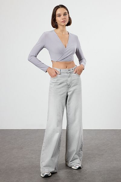 Trendyol Collection Ανοιχτό γκρι ελαστική μπλούζα με διπλό στήθος Crop - Εφαρμόζεται στο σώμα, TWOSS21BZ0446