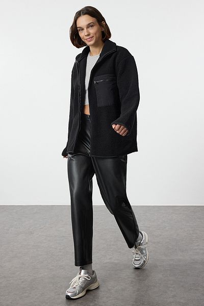 Trendyol Collection Schwarzes Fleece-Sweatshirt mit Reißverschluss und langen Ärmeln und Tasche - Twoaw24sw00071