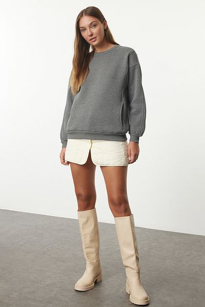 Trendyol Collection Thick Crew Neck – Wide Fit pletená mikina s kapsami Twoaw25sw00041