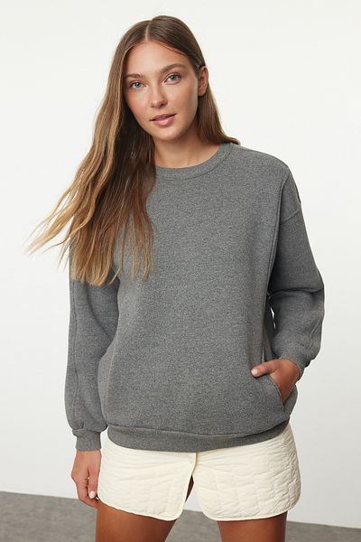 Trendyol Collection Thick Crew Neck – Wide Fit pletená mikina s kapsami Twoaw25sw00041
