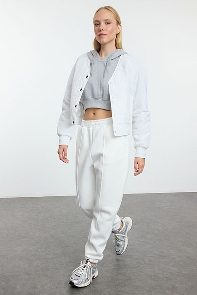 Trendyol Collection Πλεκτό παντελόνι φούτερ με εκρού ραβδώσεις Jogger με χοντρό φλις εσωτερικά TWOAW25EA00029