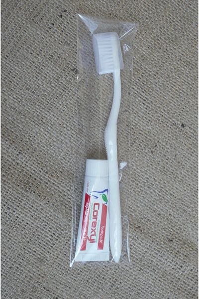 PazarPazartesi 50 Pieces of Toothbrush Set with Lid Hotel Type Toothbrush and 10 gr Toothpaste Pack of 2