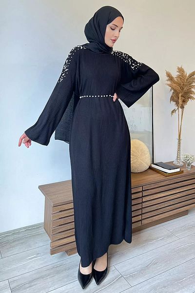 julude Γυναικείο φόρεμα με χιτζάμπ μανίκι και μαργαριταρένια λεπτομέρεια από μαύρη πέτρα πλεκτό