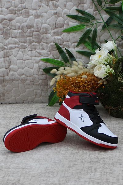 Kinetix Sneakers
