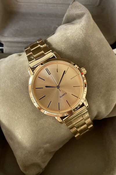 Leerybee Quartz Women's Wristwatch Nl-08 - Simple and Stylish Design