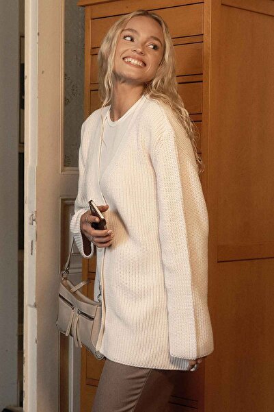 Hooopstore Tokalı Kemerli Krem Hırka