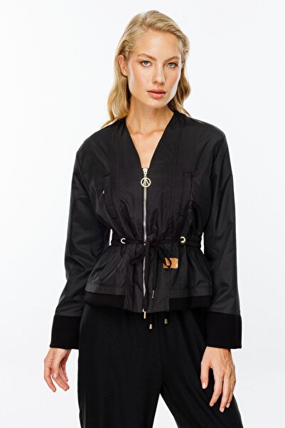 ON Beli Büzgülü Kısa Trençkot