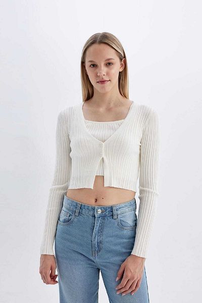 DeFacto Strickjacke mit normaler Passform, Knopfleiste und V-Ausschnitt, A2076ax24au