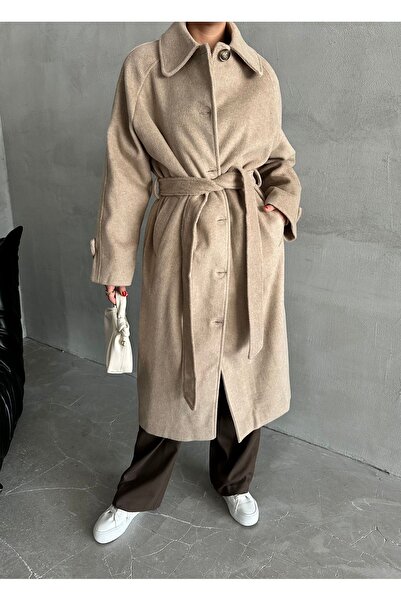 Laluvia Beigefarbener Wintermantel mit Gürtel – Schlitz hinten – 54492