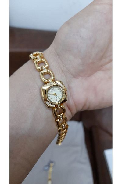 Almera Vintage Women's Watch - Gold Color