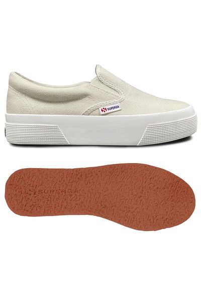 Superga حذاء رياضي نسائي ذو نعل سميك 2740 باللون البيج الفاتح