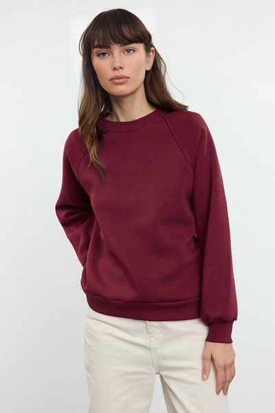 Trendyol Collection Weinrotes Strick-Sweatshirt – bequeme Passform, Rundhalsausschnitt, Raglanärmel TWOAW24SW00104
