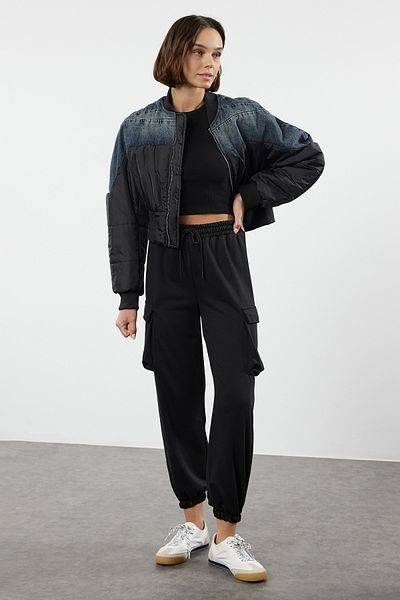 Trendyol Collection Black Cargo Pocket Elasticized Leg Thick Knitted Sweatpants Trousers Twoaw25Ea00007