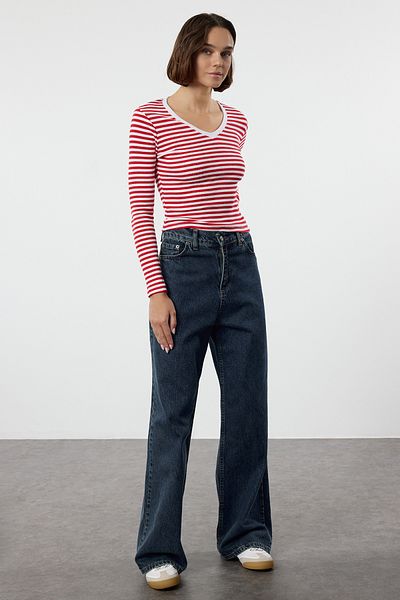 Trendyol Collection Bluză crop cu dungi roșii, elastică, cu decolteu în V, mânecă lungă TWOAW24BZ00243
