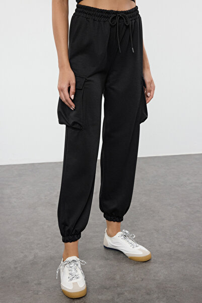 Trendyol Collection Μαύρο Cargo Pocket Ελαστικό πόδι Χοντρό πλεκτό παντελόνι TWOAW25EA00007