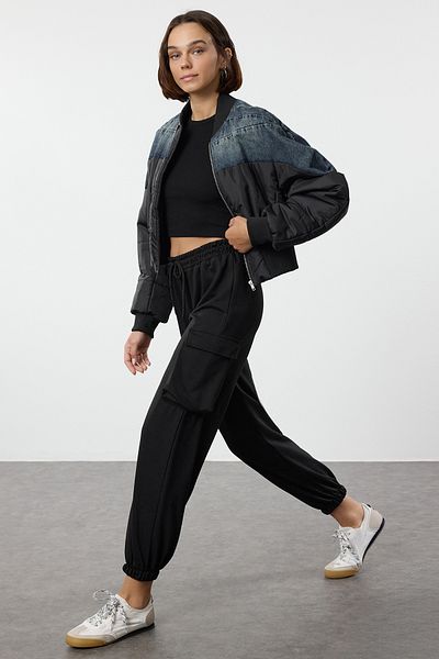 Trendyol Collection Black Cargo Pocket Elasticized Leg Thick Knitted Sweatpants Trousers Twoaw25Ea00007
