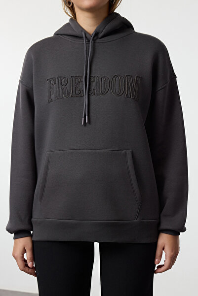 Trendyol Collection Anthracitová oversize mikina s kapucí a uvnitř robustní fleece - Twoaw25Sw00212