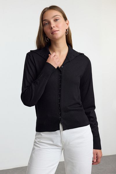 Trendyol Collection Kardigan z dzianiny Premium w kolorze czarnym - kołnierz stójkowy TWOAW25HI00150