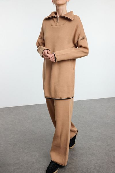Edit by Trendyol Σετ πουλόβερ και παντελόνι Camel Knitwear - με λεπτομέρεια ραφής και φερμουάρ TEDAW25US00008