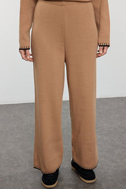 Edit by Trendyol Σετ πουλόβερ και παντελόνι Camel Knitwear - με λεπτομέρεια ραφής και φερμουάρ TEDAW25US00008