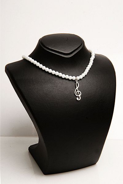 EUROMODA Pearl Detailed Left Key Necklace and Earring Jewelry Set