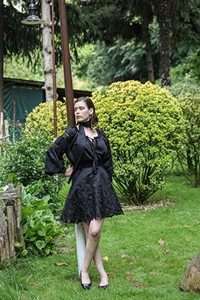 Rheme And Fons Özel Tasarım Couture El Işçiliği Siyah Dantel Mini Etek