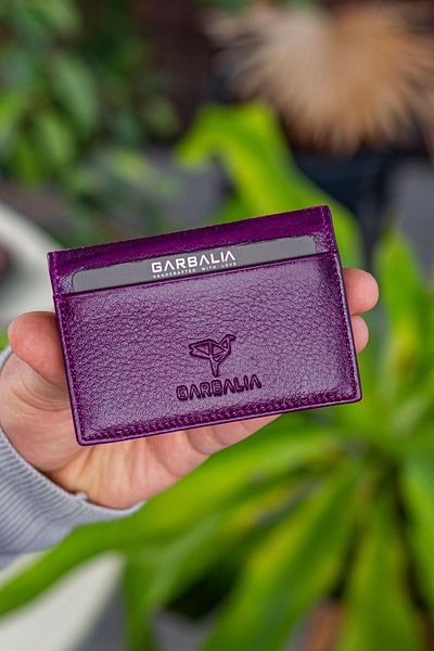 Garbalia Vera din piele naturală - Suport card de prune cu design minim