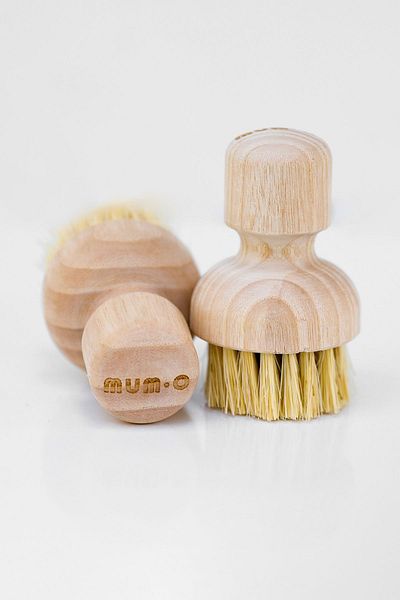 MUMO Wooden Colored Fruit and Vegetable Cleaning Brush - Dish Cleaning - Vegan