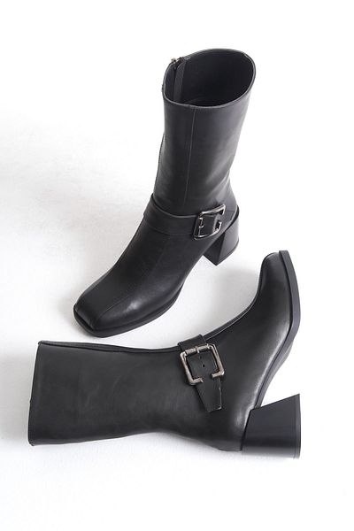 Shoesers Cizme de damă cu toc mijlociu, negre, cu centură, cu design special
