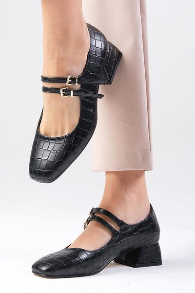Mio Gusto Giorgia Black Blunt Toe Women's Low Heel Shoes