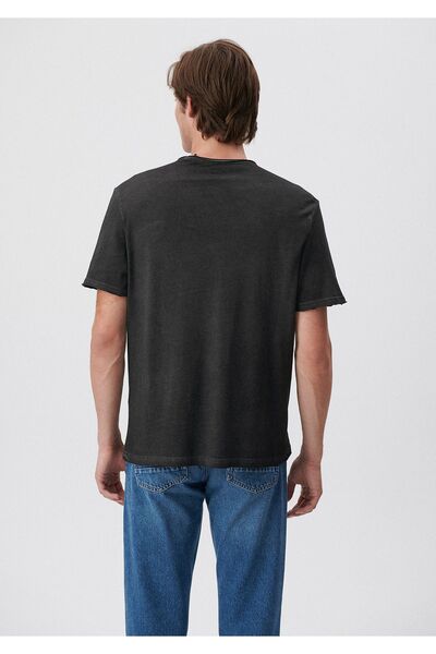 Mavi Μαύρο T-Shirt με λαιμόκοψη κανονική εφαρμογή / κανονική κοπή 0611590-900