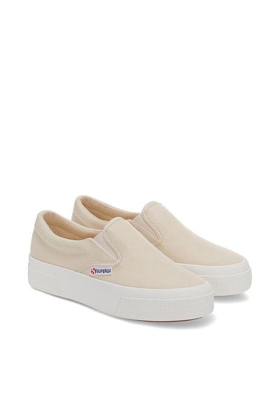 Superga حذاء رياضي نسائي ذو نعل سميك 2740 باللون البيج الفاتح